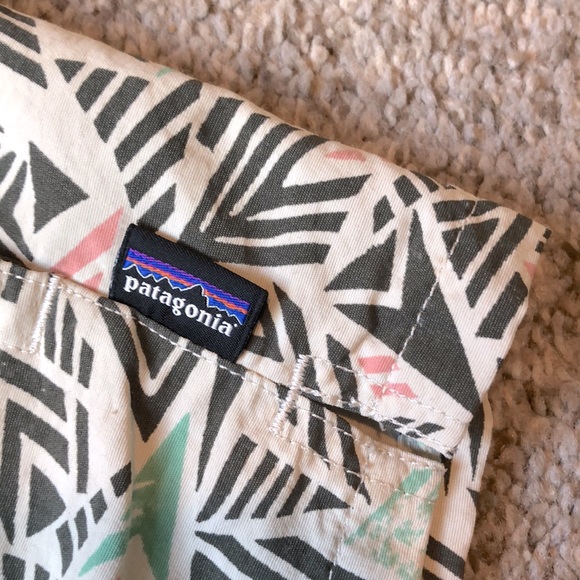 Patagonia Women's Barely Baggies™ Shorts - 2½" - Size Small - Picture 2 of 6